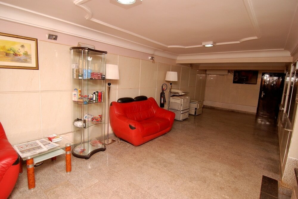 Фото Lapour Hotels Ltd