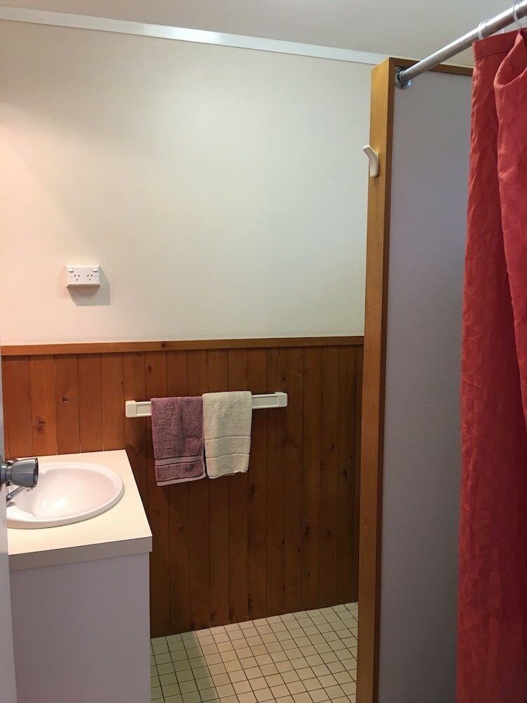 Фото The Polynesian Apartments