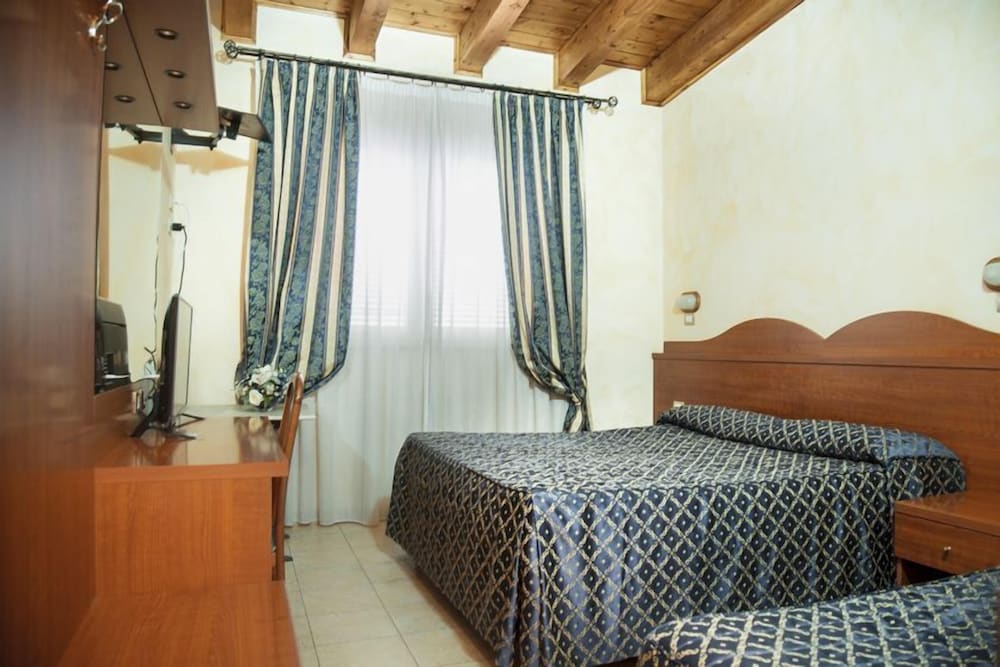 Фото Camp's Hotel