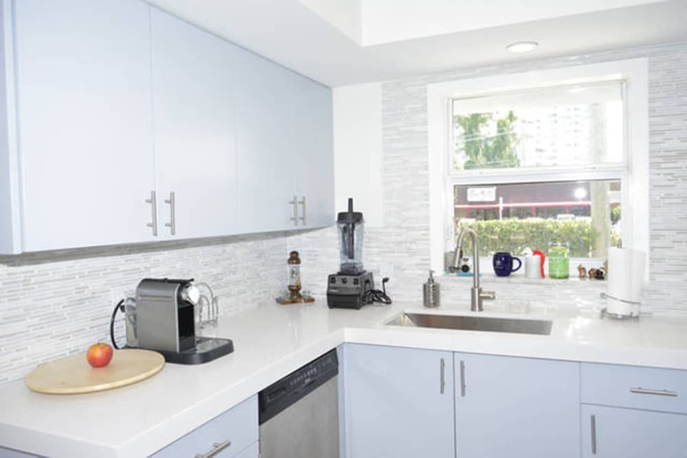 Фото 2 Bedroom Homes in North Miami by Tmg