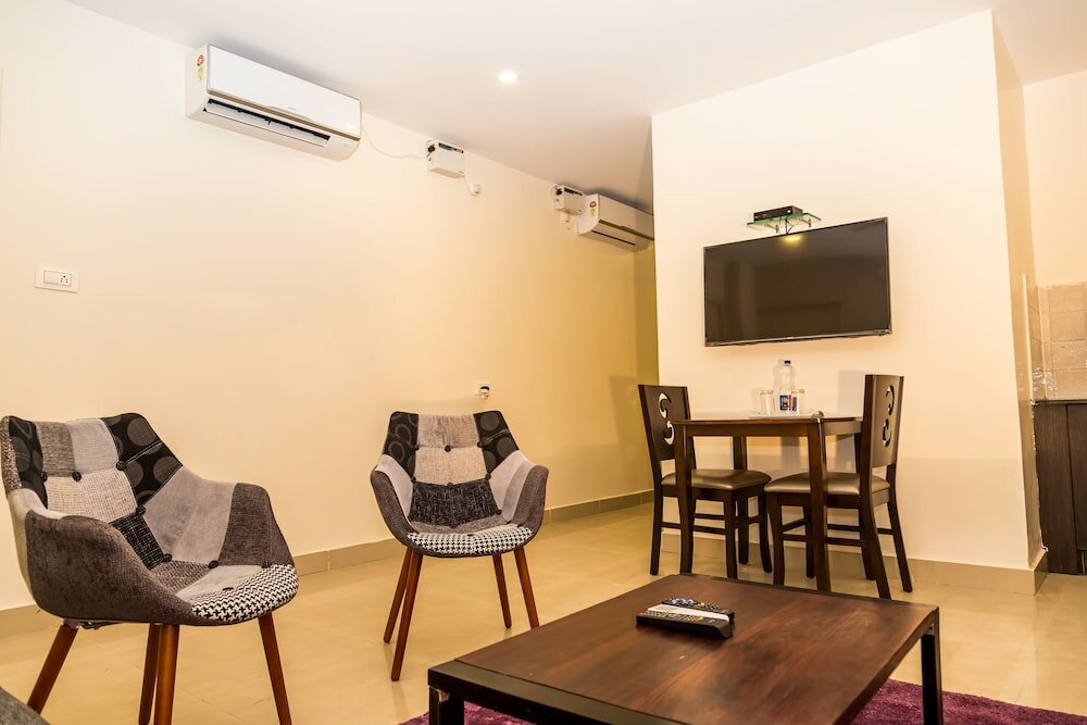 Фото Fabhotel Astra Suites Hsr Layout