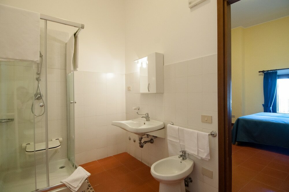 Фото Hotel Capranica