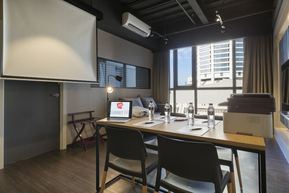 Фото The Granite Luxury Hotel