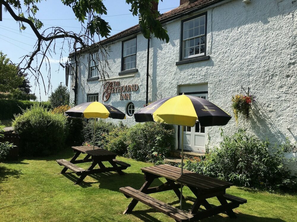 Hotel Greyhound Inn, North Yorkshire County, photo
