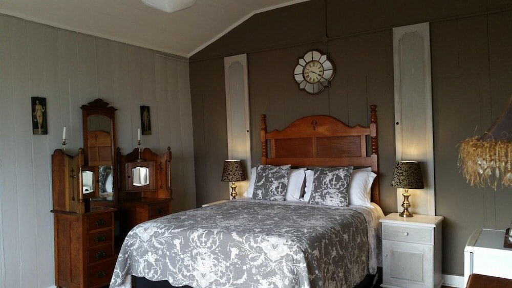 Фото Bedrock Lodge