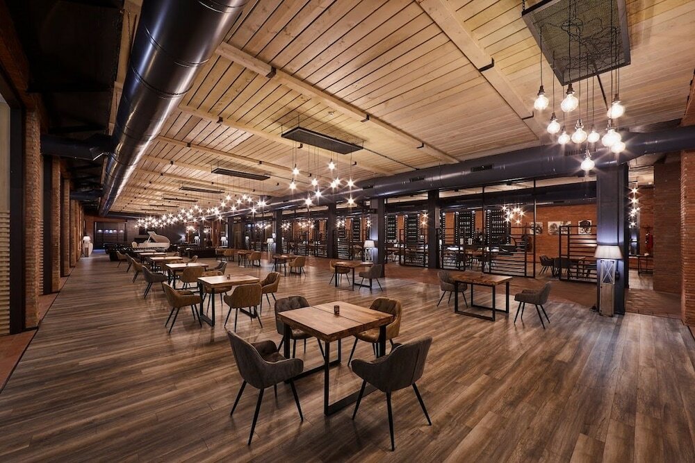 Фото Ambassadori Hotel