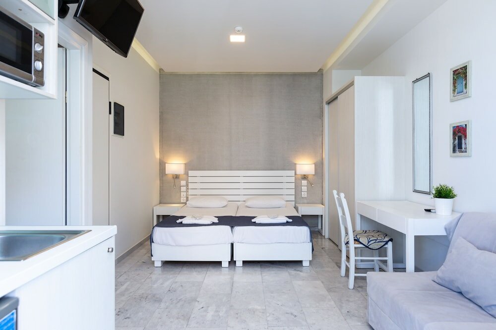 Фото Meltemi Coast Suites