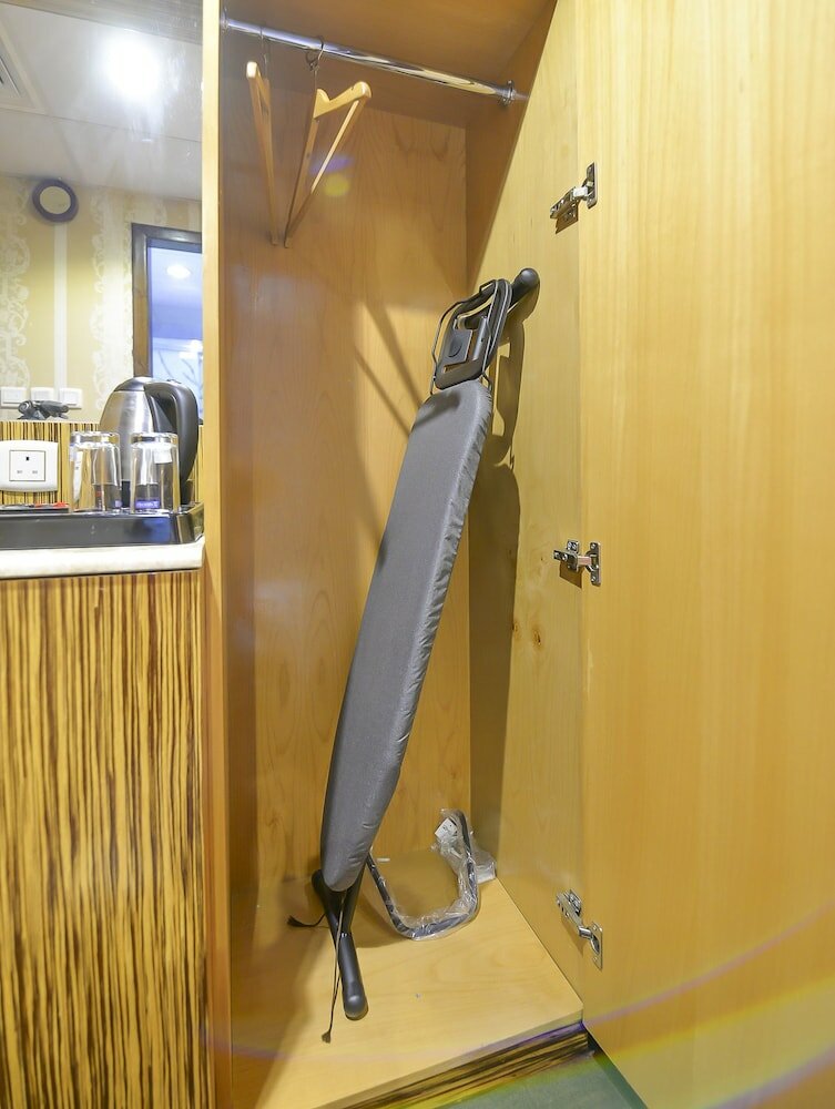 Фото Crown Town Hotel