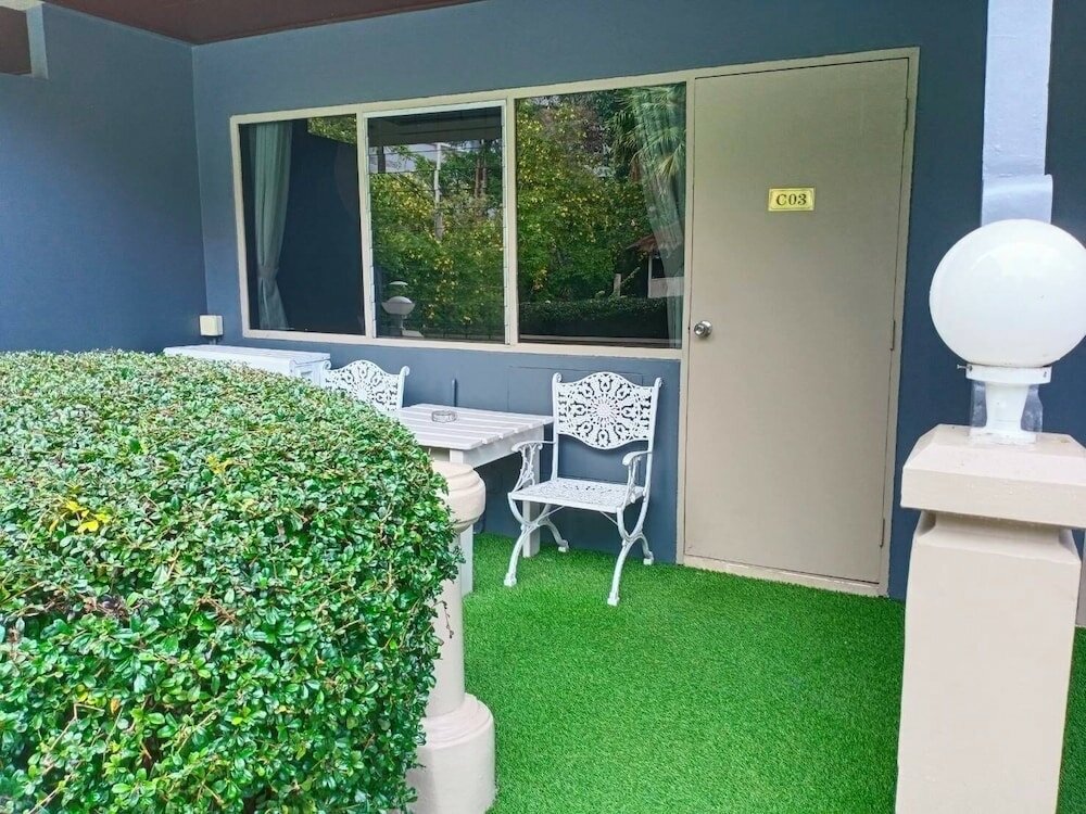 Фото Let's Hyde Pattaya Resort & Villas