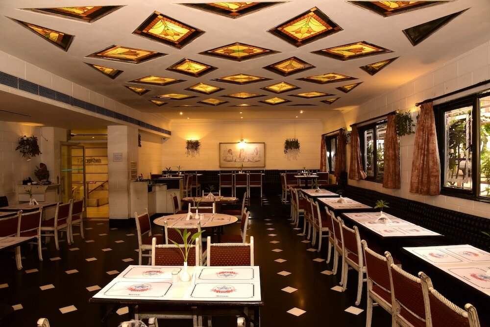 Фото Hotel Atithi