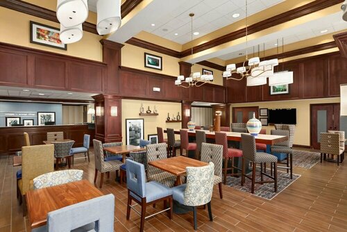 Гостиница Hampton Inn & Suites Cleveland-Beachwood в Бичвуде
