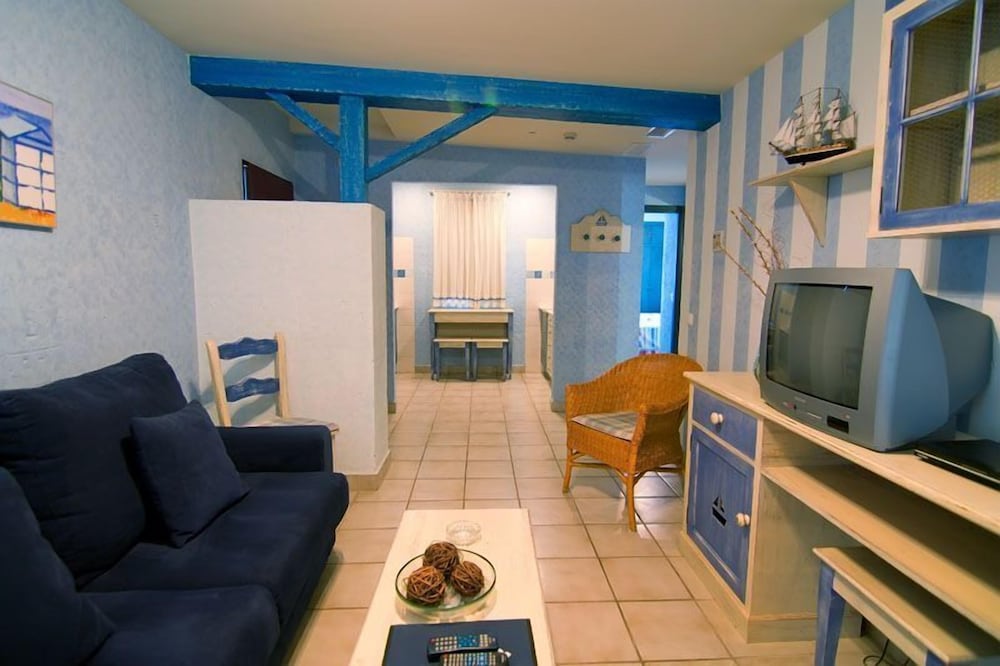 Фото Aparthotel La Espadaña