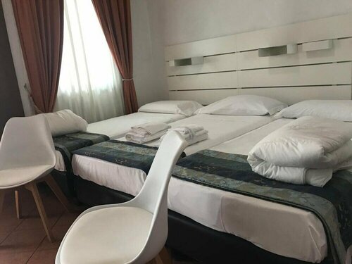 Гостиница Euro House Inn Airport Hotel & Residence в Фьюмичино