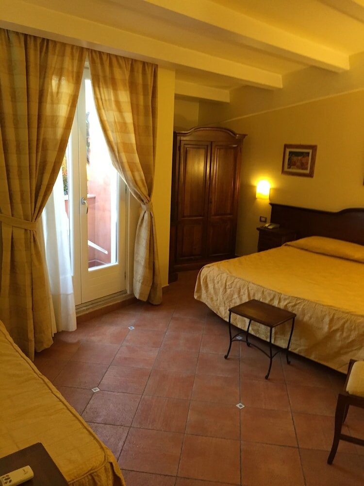 Фото Отель Mediterraneo