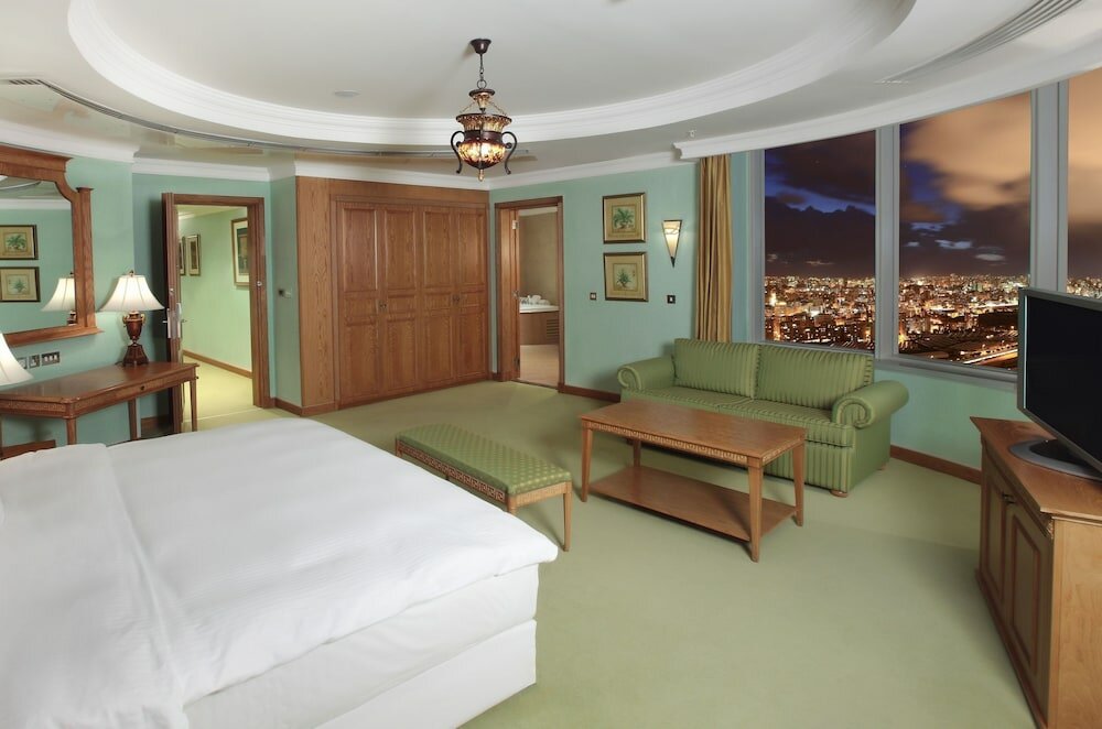 Фото Hilton Beirut Habtoor Grand