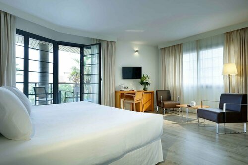 Внешний вид отеля Exe Estepona Thalasso & SPA - Adults only в Эстепоне, фото 3