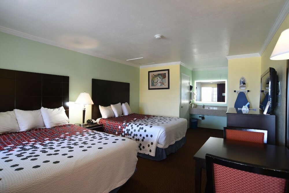 Фото Coastal Breeze Inn