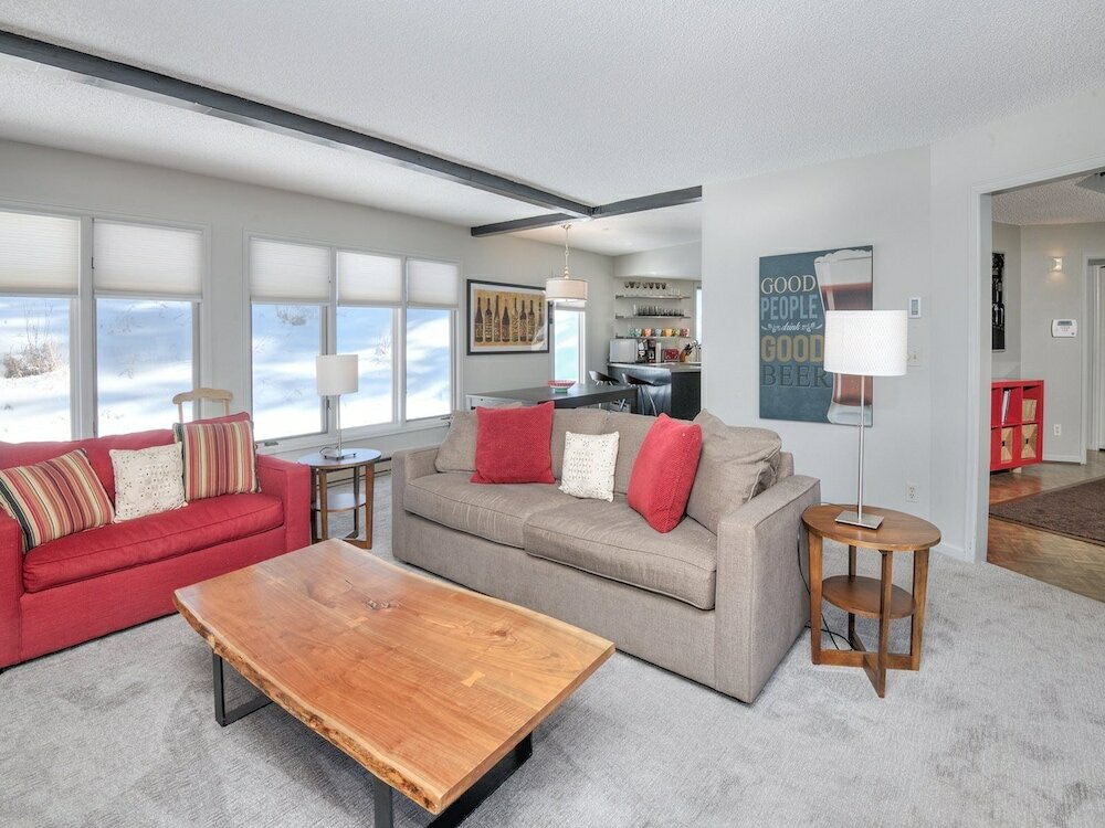 Фото 2338 Tahoe Drive