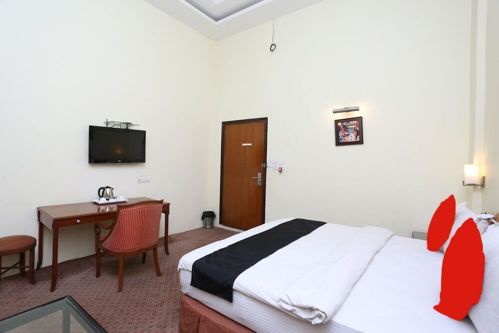 Фото Capital O 45308 Hotel Highway