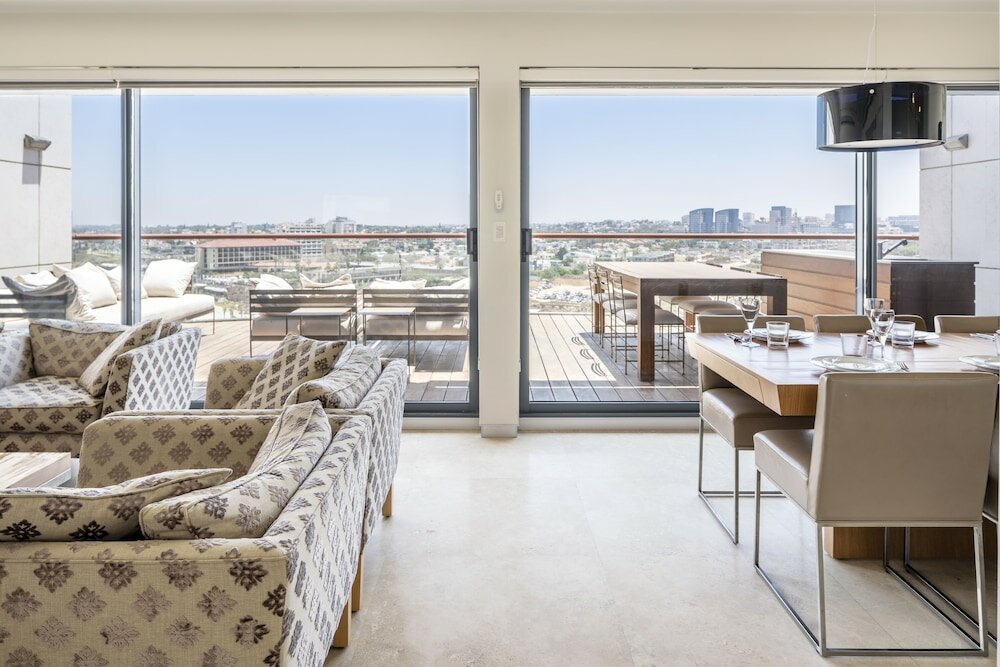 Фото Panoramic Sea View W Pool & Gym Access