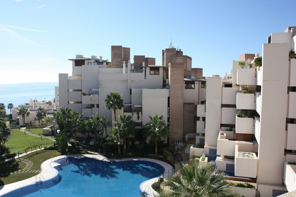 Фото 3 Bedroom Apartment With Private Pool