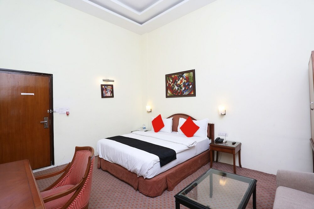 Фото Capital O 45308 Hotel Highway