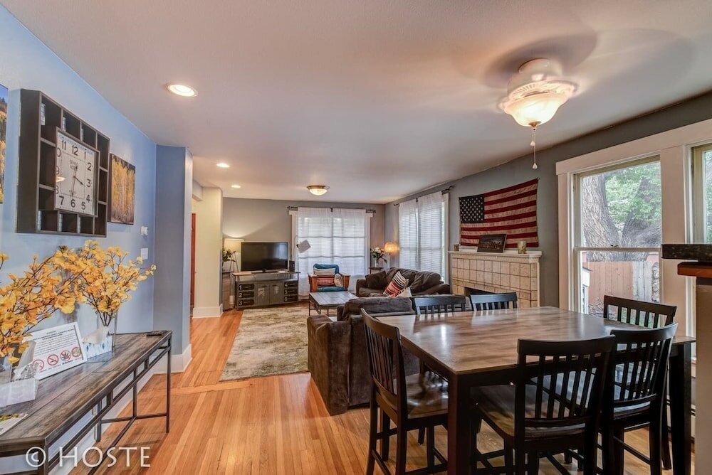 Фото 3br Classic Home Quiet Neighborhooddog Friendly