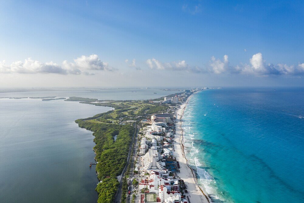 Фото Chic- Newly Renovated 1 Bdr at the best beach