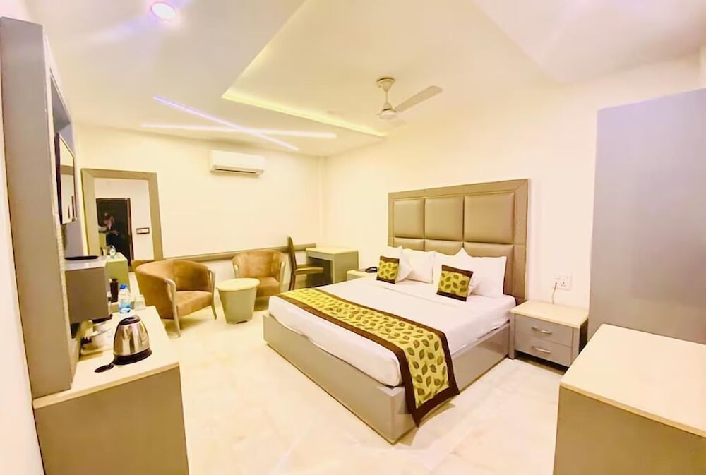 Фото Hotel Nagpal Regency
