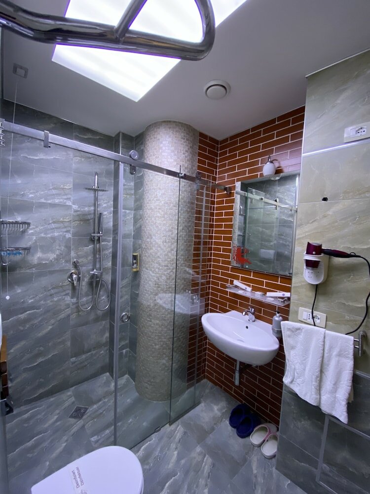 Фото The Red Bricks Hotel