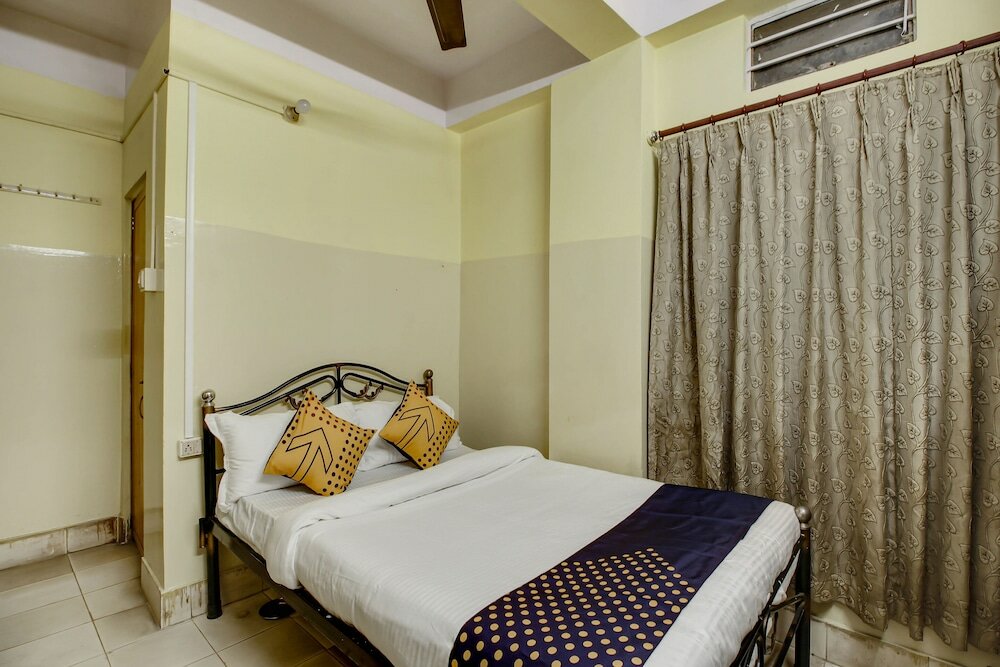 Фото Spot On 60241 Hotel Hollywood