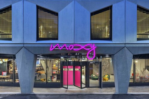 Гостиница Moxy Lausanne City в Лозанне