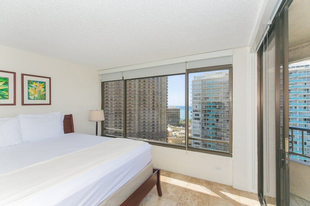Фото Two Bedroom Discovery Bay High Rise Condos with Lanai & Gorgeous Views