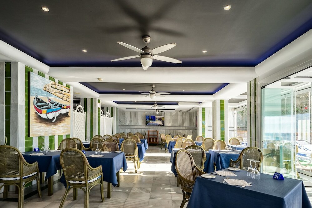 Фото Hotel Balcón de Europa