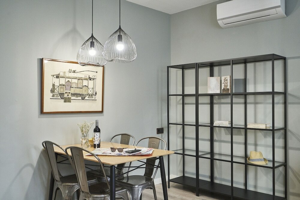 Фото AinB Las Ramblas Colón Apartments