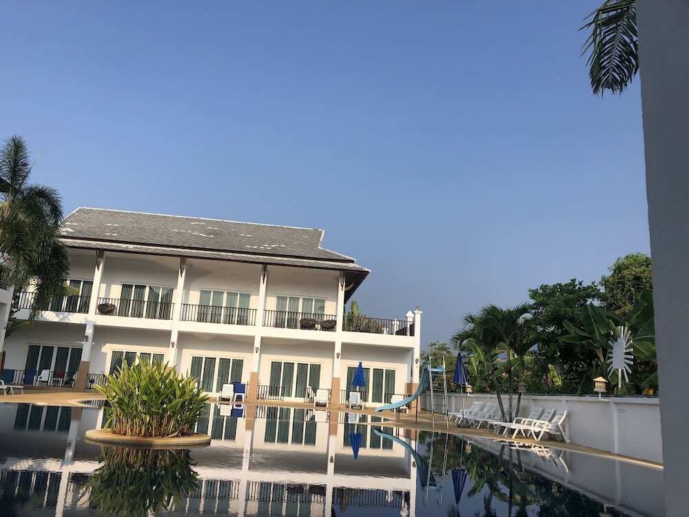 Фото Nadivana Serviced Apartments