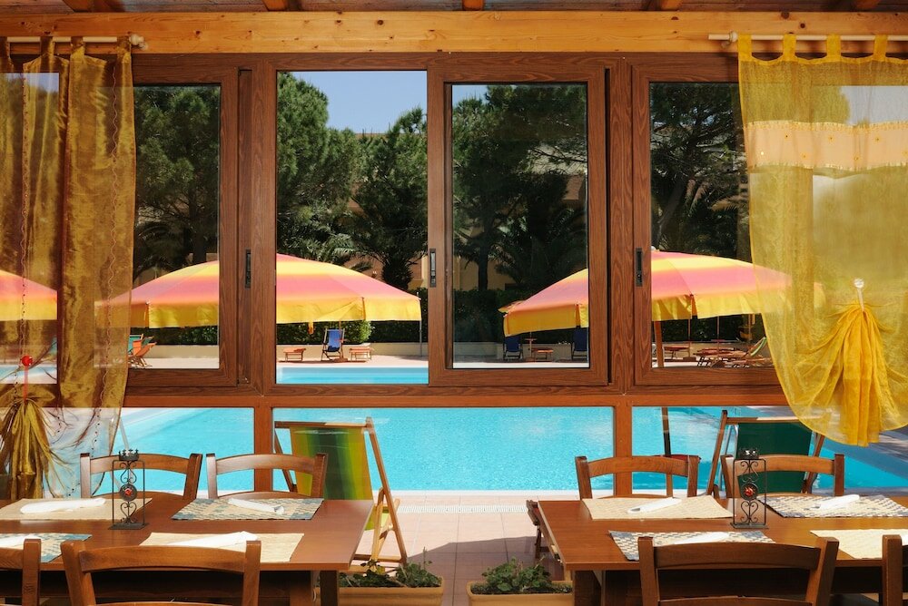 Фото Hotel Oasis