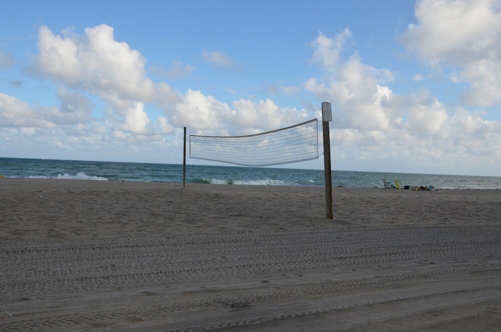 Фото Hollywood Beach Resort- Beautiful Large Studio