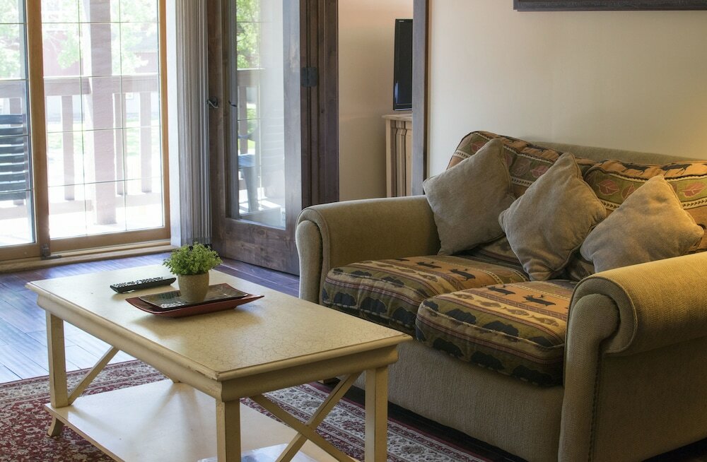 Фото Aspen Village Inn