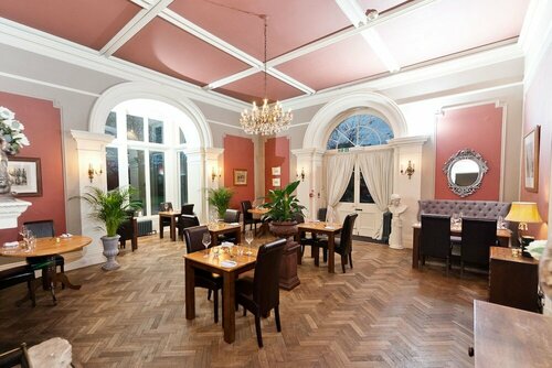 Гостиница Glewstone Court Country House Hotel