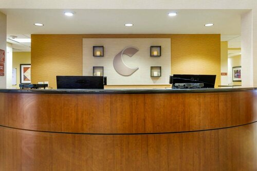 Гостиница Comfort Suites Charleston West Ashley