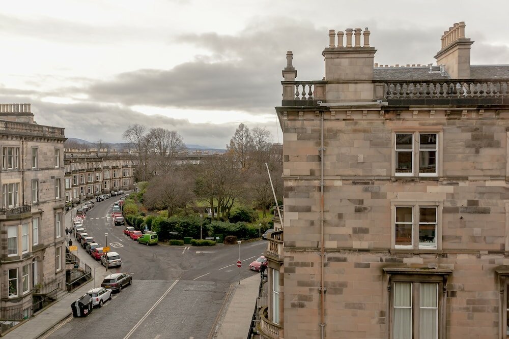 Фото West End Hotel