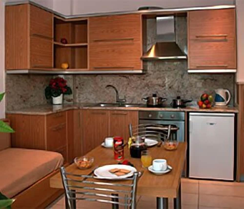 Фото Maria Apartments