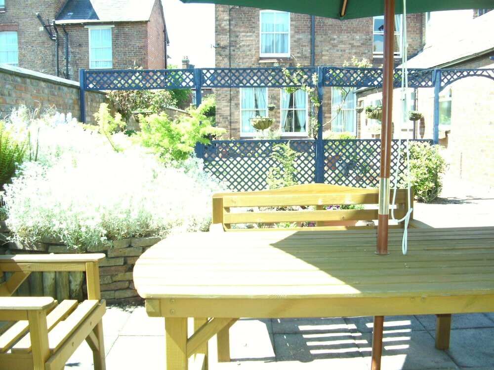 Фото Chester Brooklands B&b