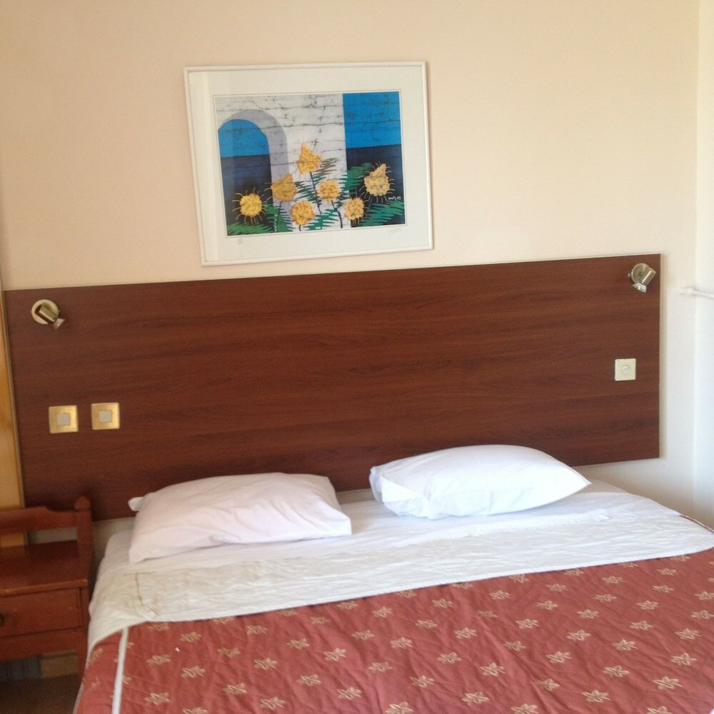 Фото Bristol Hotel & Apartments