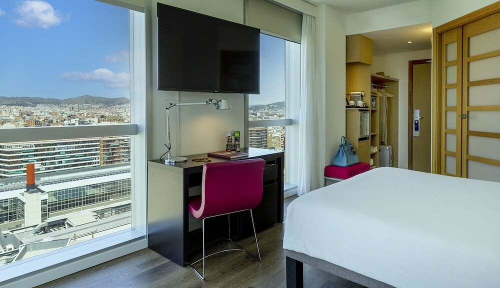 Фото Novotel Barcelona City