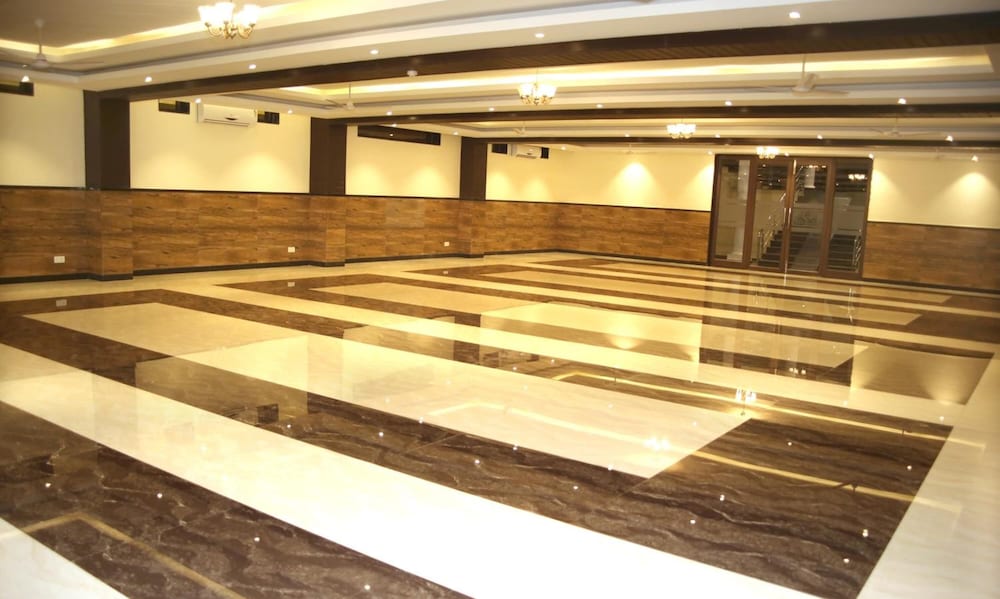 Фото Hotel Lavanya Palace