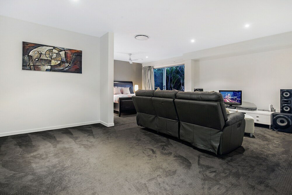 Фото Sunrise Executive 5 Bedroom Home