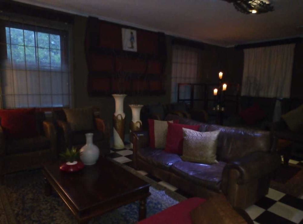 Фото Bread & Barrel Bellville Guesthouse