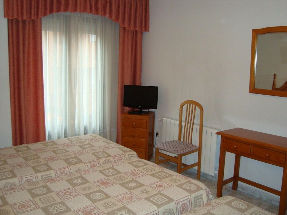 Фото Hostal Universal